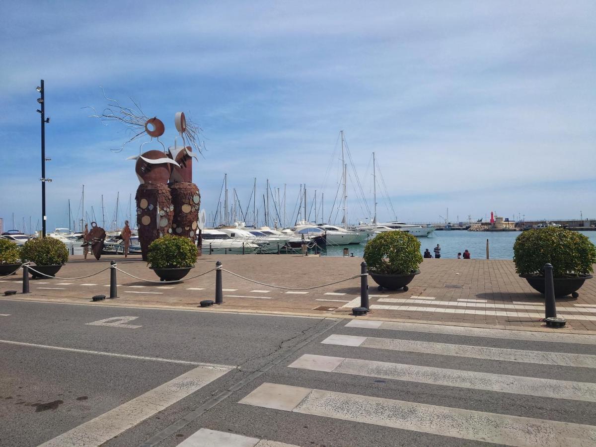 Apartmán Primera Linia De Mar, Zona Tranquila Cambrils Exteriér fotografie